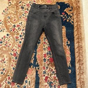 Worn once BDG Ur an outfitters stretchy high wasted skinny jeans size 4/6